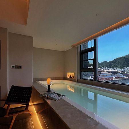 Phoenix Hall House Hotel Fenghuang Bagian luar foto