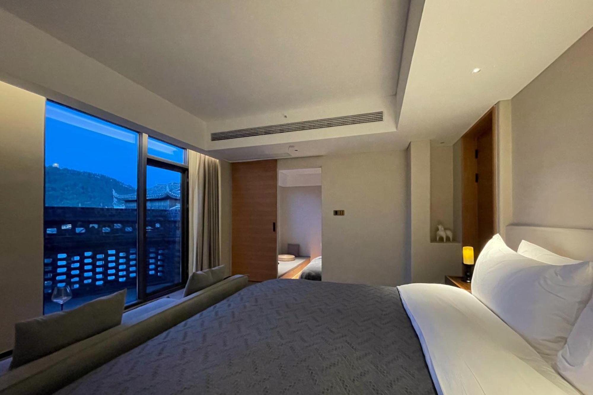Phoenix Hall House Hotel Fenghuang Bagian luar foto